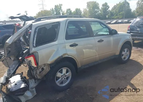 2010 Ford Escape Xlt z USA, uszkodzony, nr VIN 1FMCU9DG2AKC90563